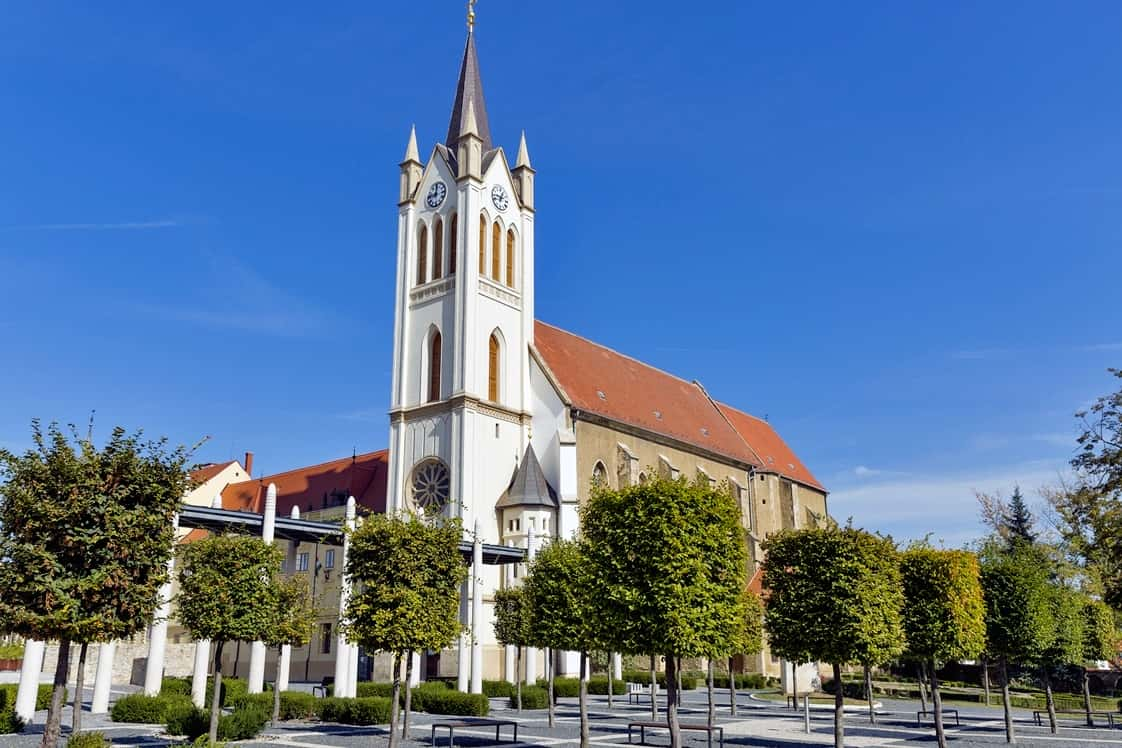 magyarok nagyasszonya templom keszthely